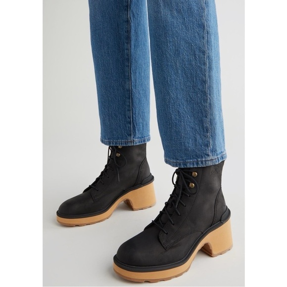 NWT SOREL Hi line waterproof lace up boots black size 9 heel - Picture 1 of 10